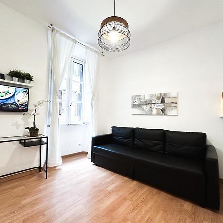 Apartment By The Colosseum - White Chic Flats Rome Exterior photo