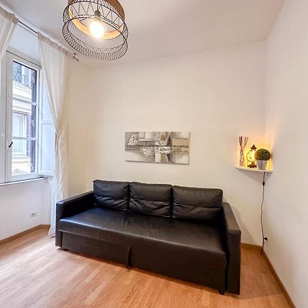 Apartment By The Colosseum - White Chic Flats Rome Exterior photo