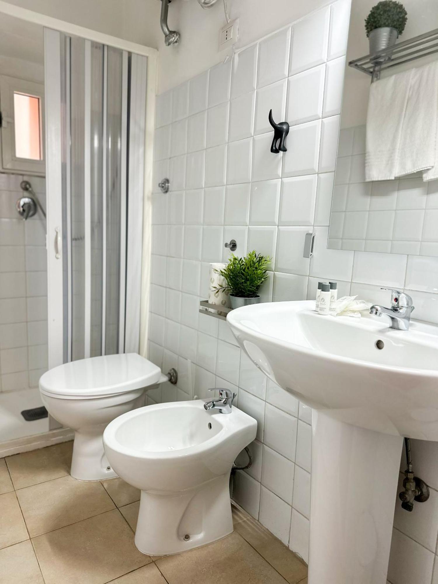Apartment By The Colosseum - White Chic Flats Rome Exterior photo