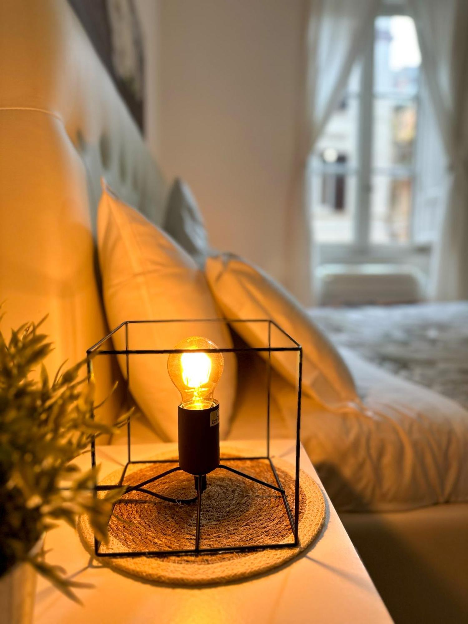 Apartment By The Colosseum - White Chic Flats Rome Exterior photo