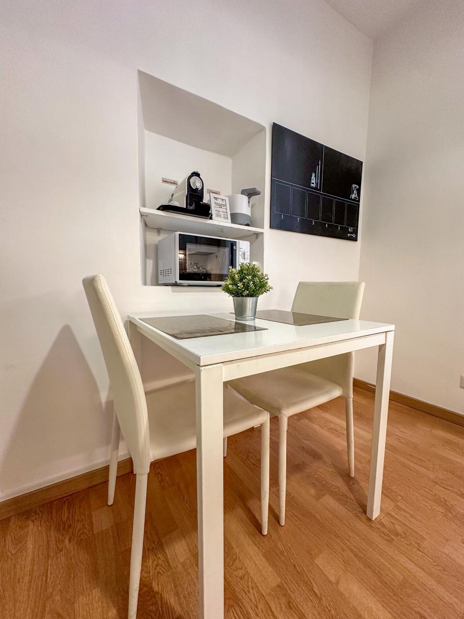 Apartment By The Colosseum - White Chic Flats Rome Exterior photo